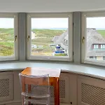Ferienhaus Seehaus Sylt - Urlaubszauber in den Dünen mit fantastischem Meerblick